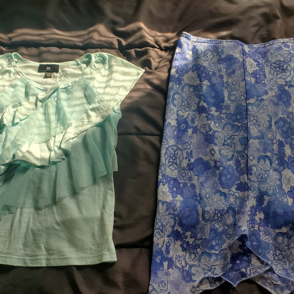 girl Med . blue flower skirt and top